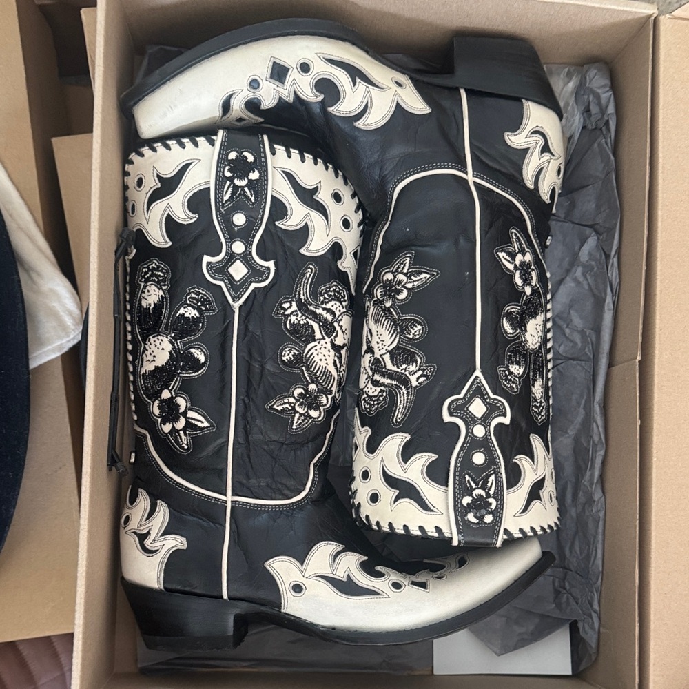 Double D x Old Gringo Cowboy Boots women size 10 black and White Western
